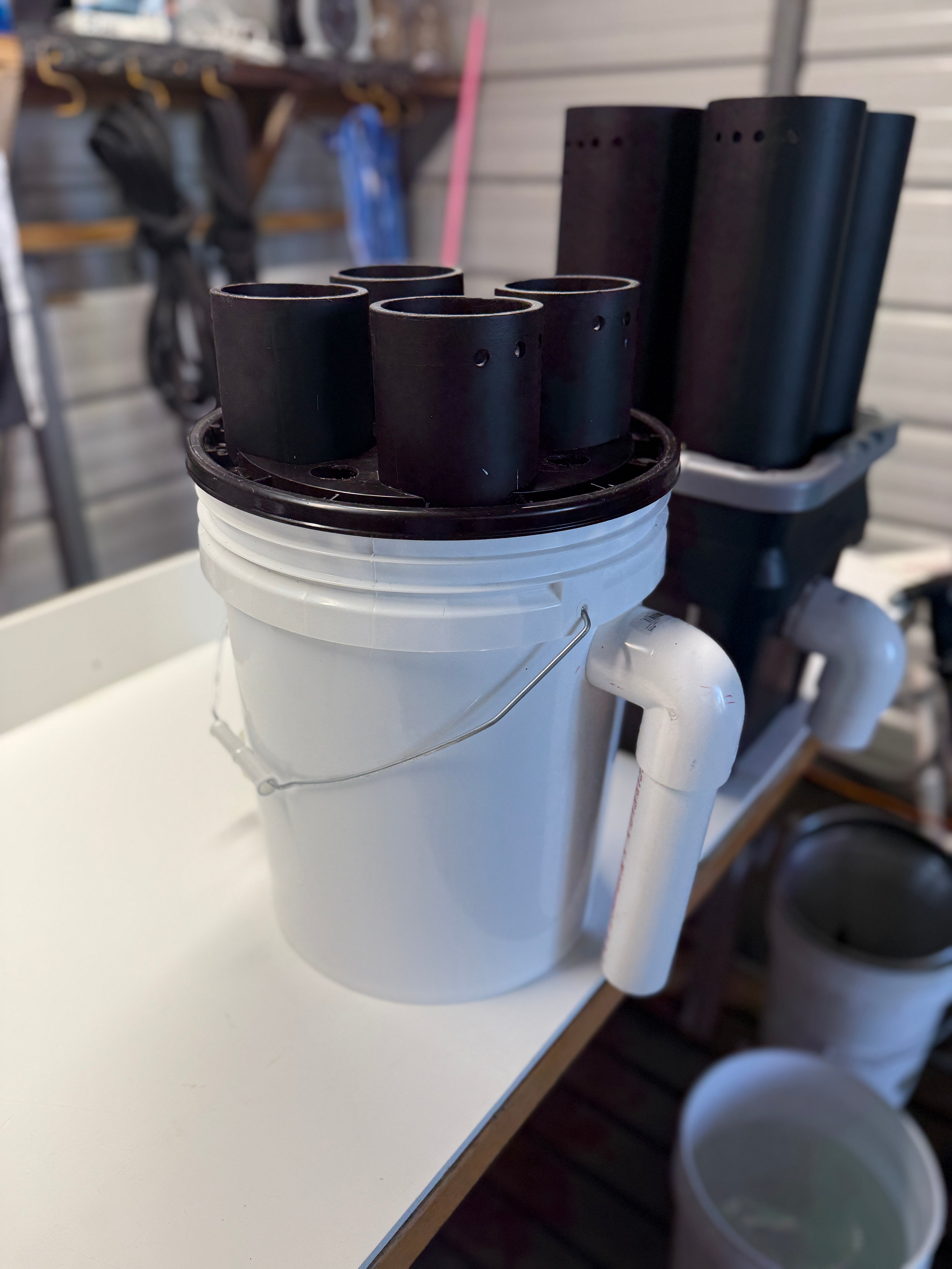 3" Tube Bucket with Transom Pump